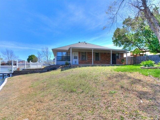 Building Photo - 7317 Louisburg Dr