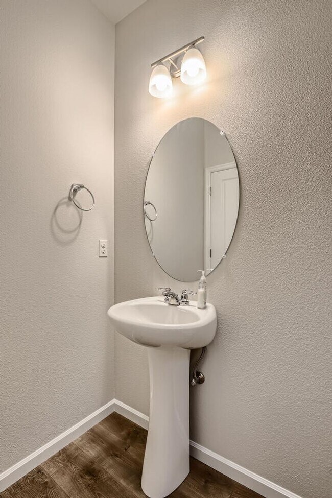 Building Photo - Beautiful Gresham Single-Family Home COMING SOON with a SPECIAL OFFER of $150 credit on your firs...