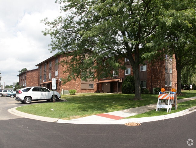 Primary Photo - 29w552 Country Ridge Dr
