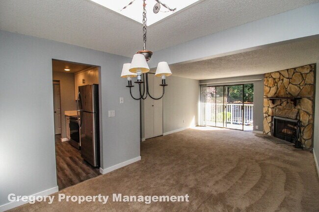 Building Photo - 9907 NE 124th St