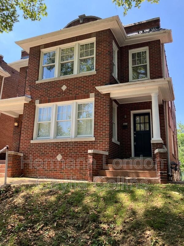 Building Photo - 4427 S Grand Blvd