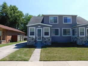 Building Photo - 23546 Glenbrook St