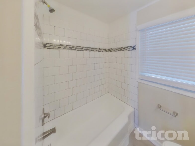 Building Photo - 1928 S Franklin Ave