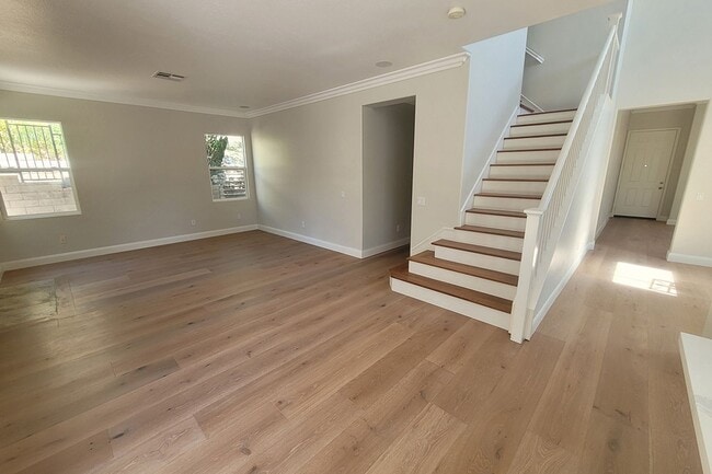 Building Photo - Wonderful 4+3 Bright-Sunny-Open in great Area!