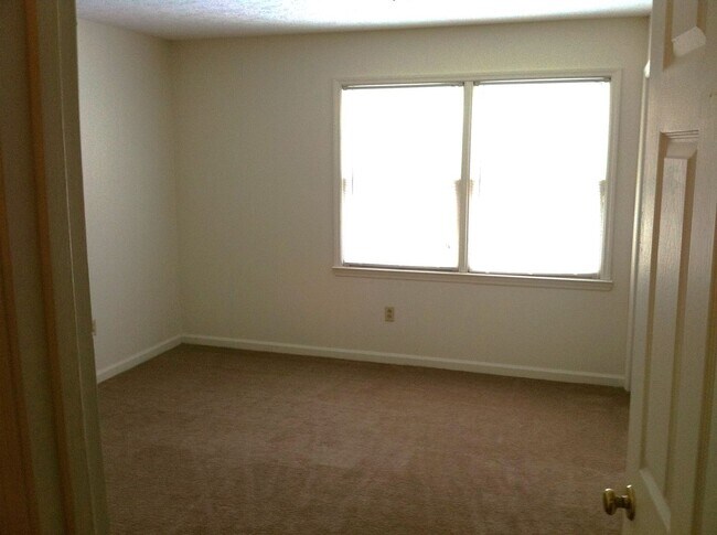 Building Photo - The Vineyard Ranch Home     260207