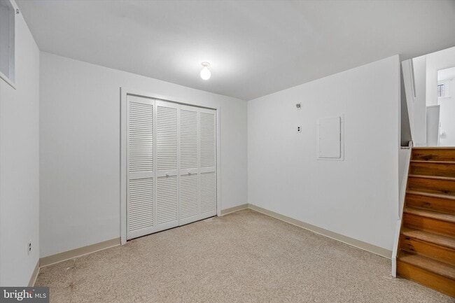 Building Photo - 517 S Randolph Ct