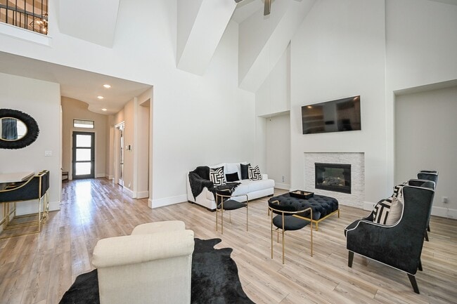 Building Photo - 9006 Meadow Bridge Dr