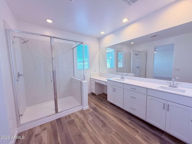 Building Photo - 8307 E Peterson Ave