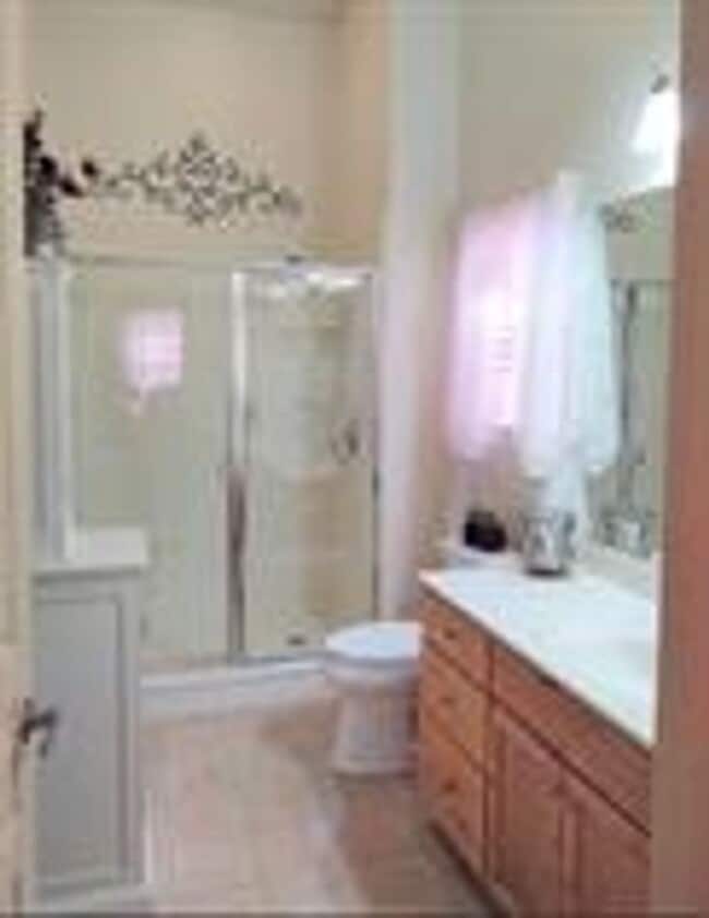 Building Photo - Snow Canyon Home!