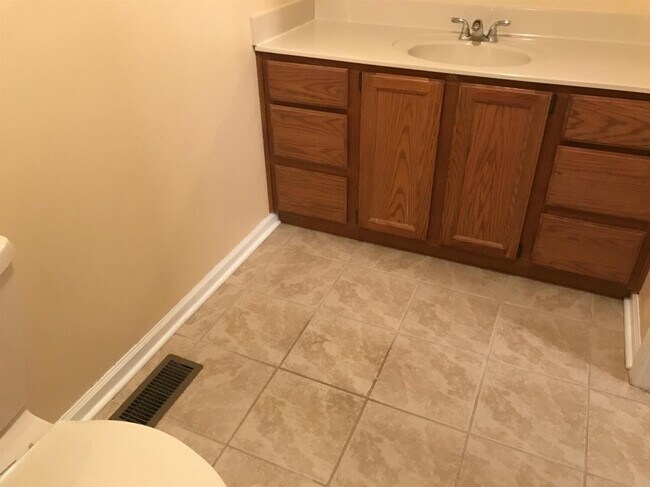 Building Photo - 312 McDowell Dr