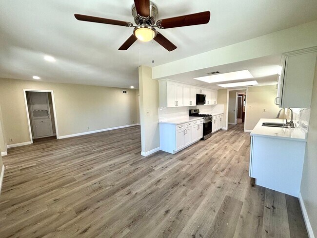 Building Photo - 4301 Green Ave