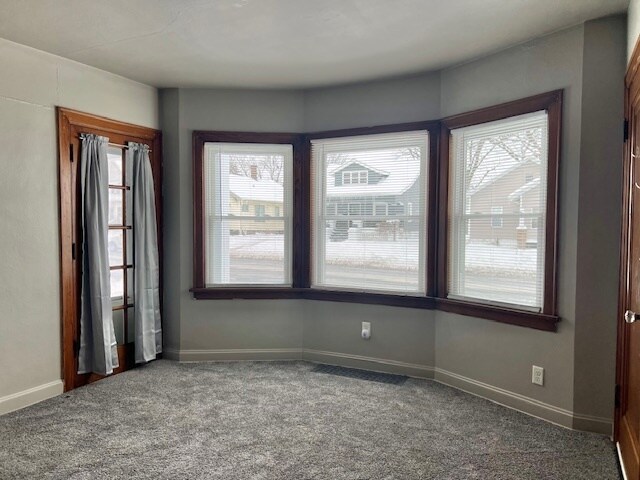 Building Photo - 2133 N Division St