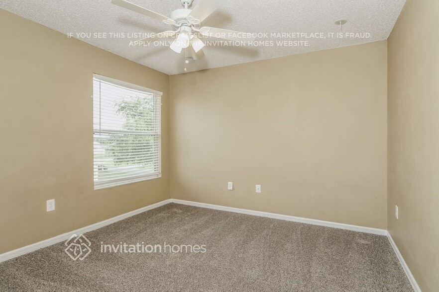 Building Photo - 220 Cimarron Dr