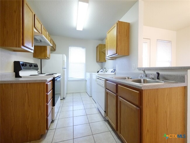 Building Photo - 1621 Inca Dr