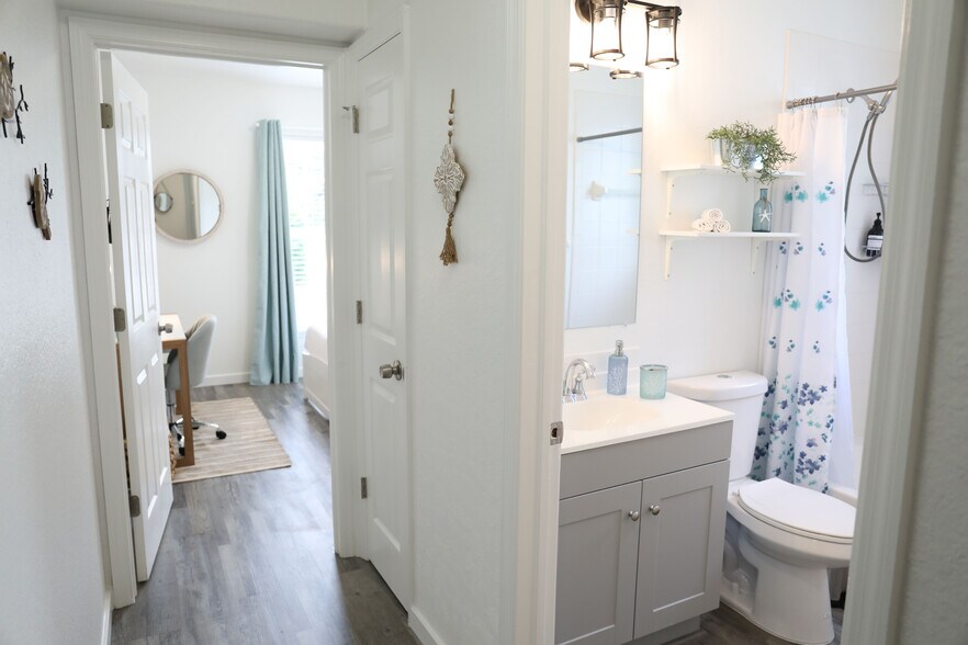 Building Photo - 1333 S Madison Ave