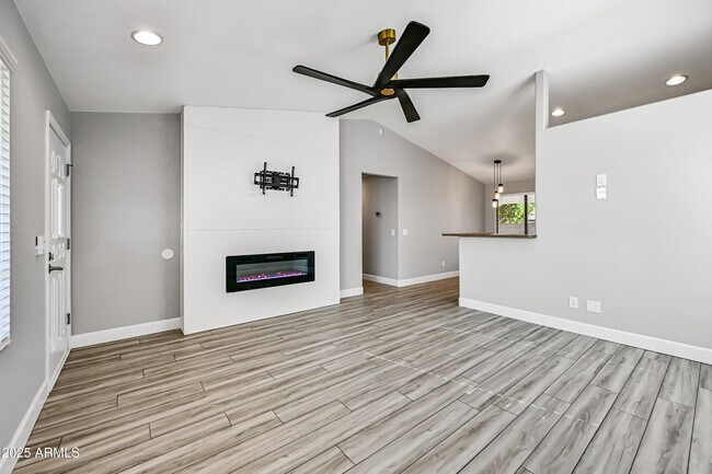 Building Photo - 3735 W Charlotte Dr
