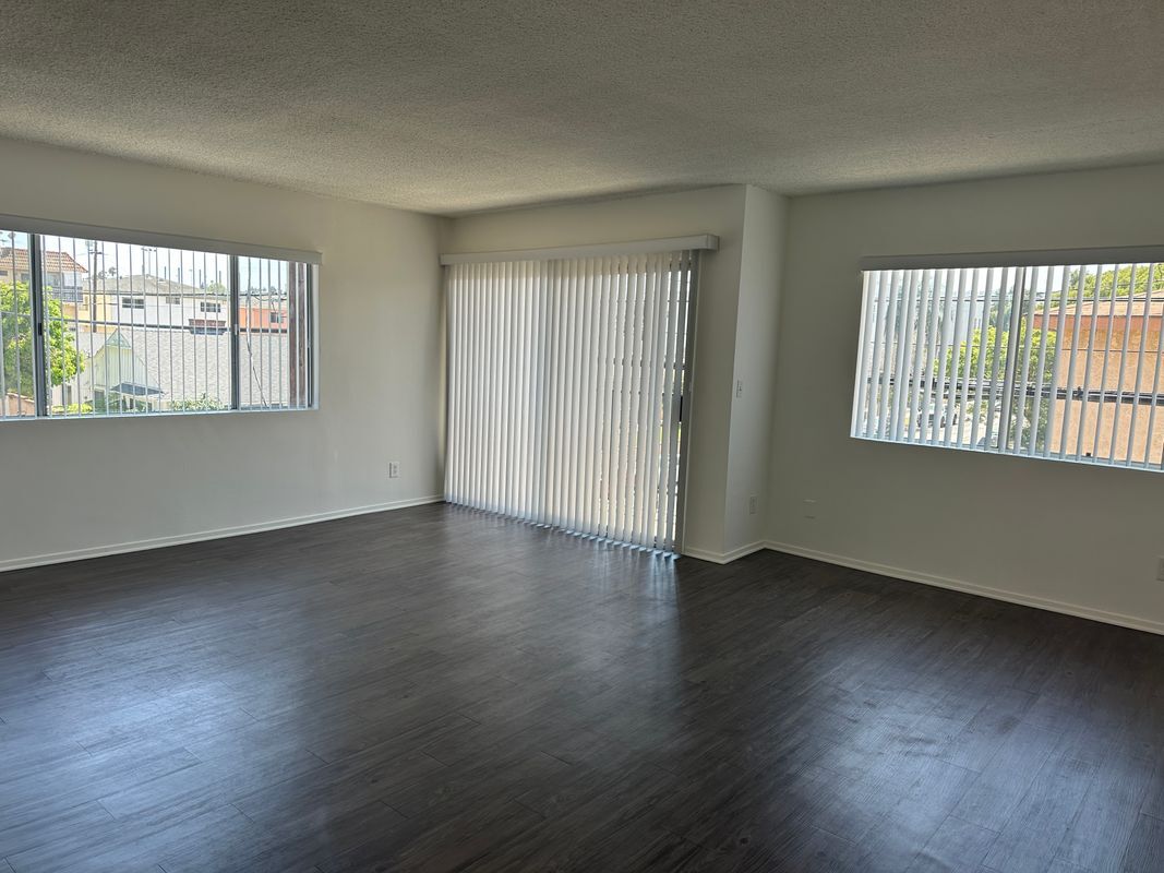 Building Photo - 939 S Cabrillo Ave