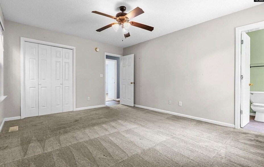Building Photo - 4223 Woodridge Dr