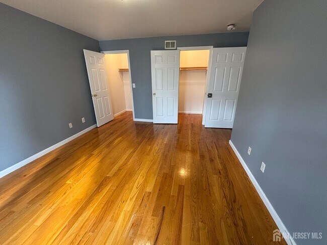 Building Photo - 174 Keer Ave
