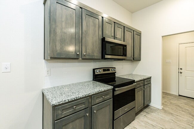 Building Photo - "Charming 2-Bed, 2-Bath Oasis with 1,227 Sq Ft of Comfort in Wolfforth!"
