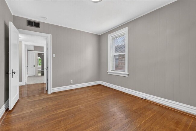 Building Photo - 5252 Bancroft Ave