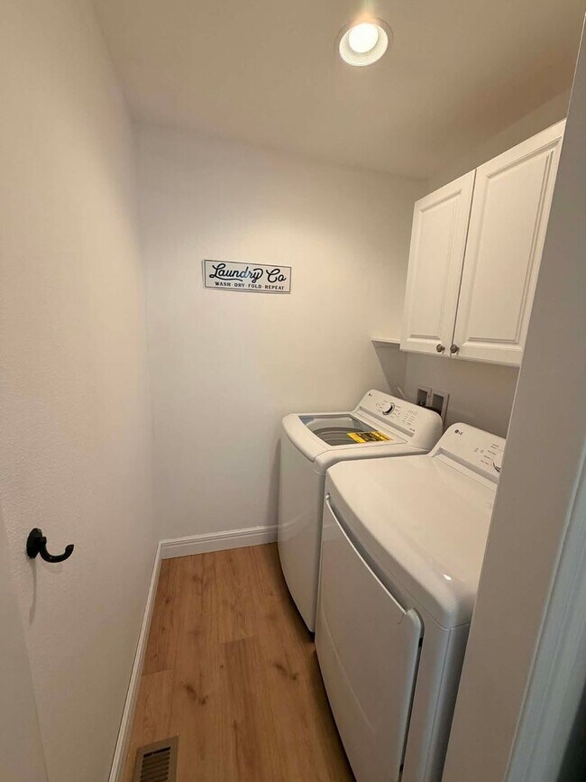 Building Photo - 2121 S Kentucky Ave