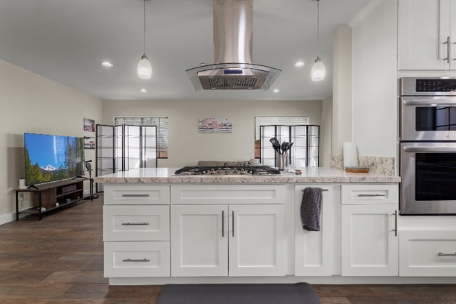 Building Photo - 1015 E Verdugo Ave