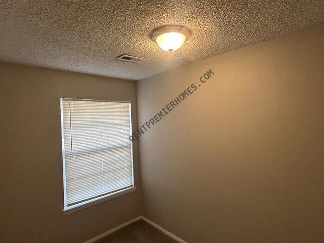 Building Photo - 2708 S 136th E Ave