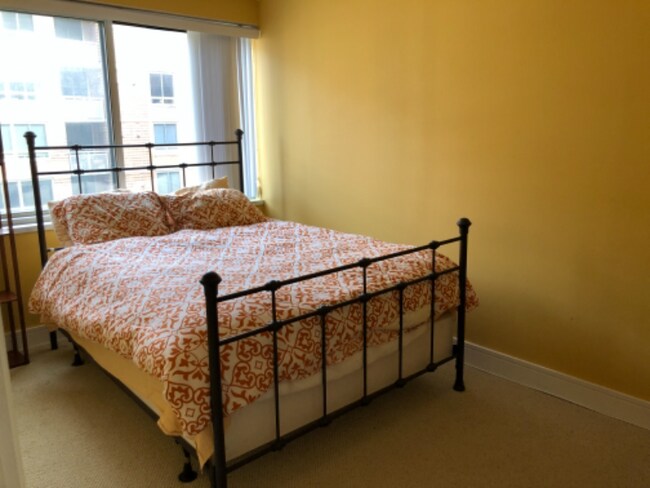 Building Photo - 800 4th St SW