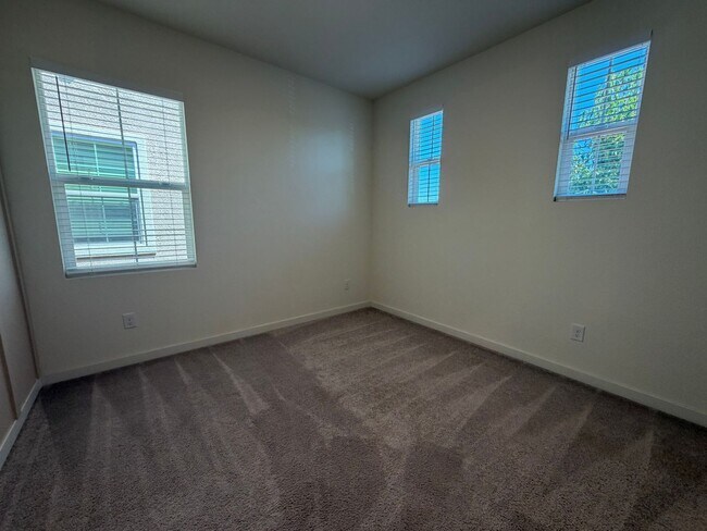 Building Photo - Beautiful 3-Bedroom Home in Anatolia