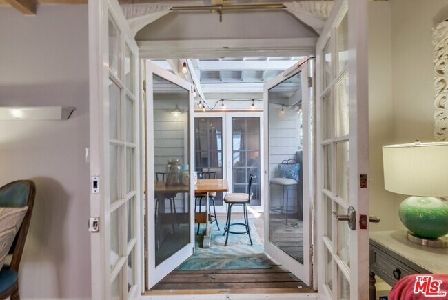 Building Photo - 21447 Providencia St