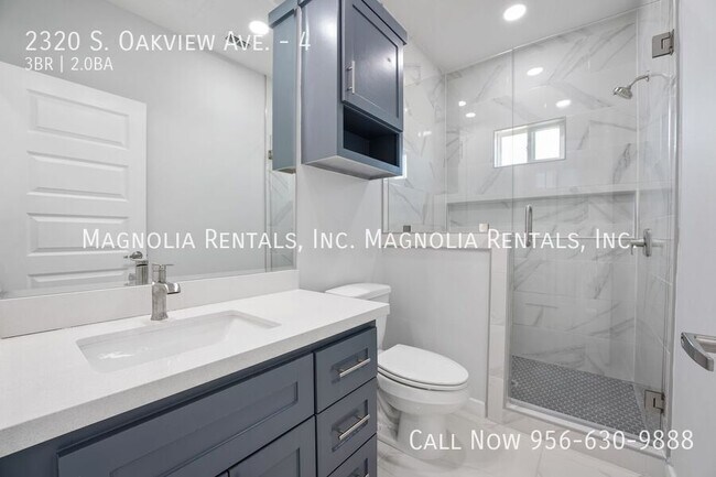 Building Photo - 2320 S Oakview Dr