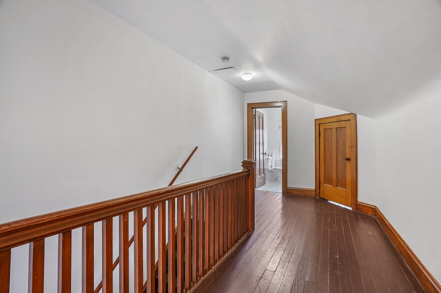 Building Photo - 2341 S Overlook Rd