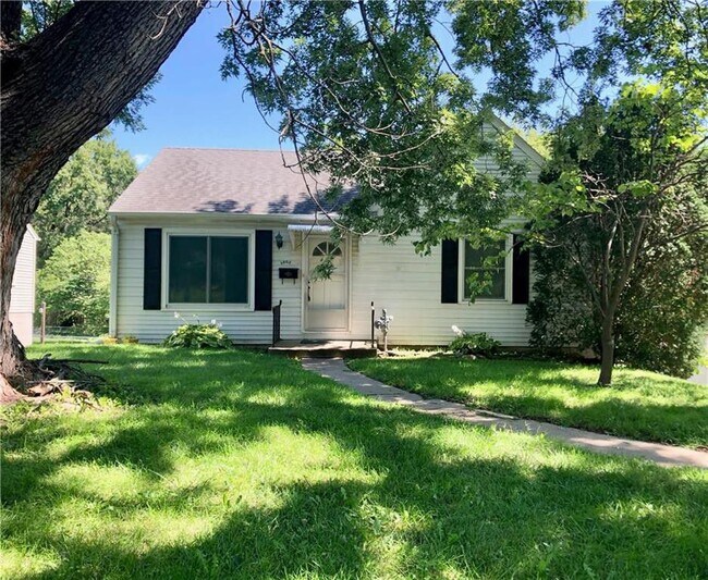 Primary Photo - 2603 Parallel Ave