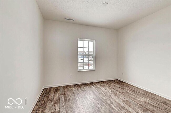 Building Photo - 5296 Maywood Dr