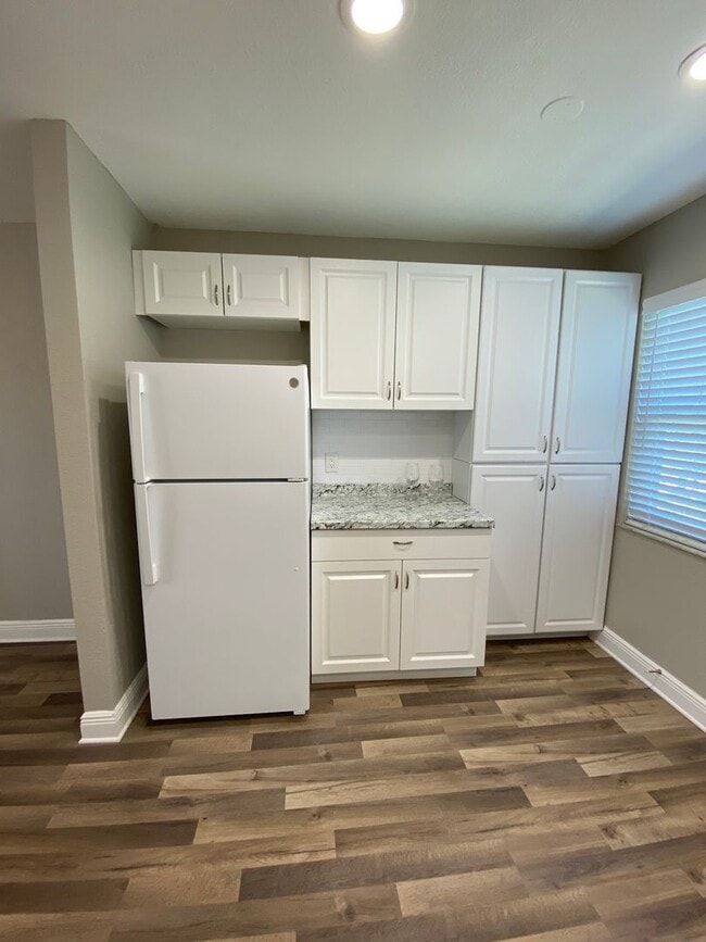 Building Photo - 107 Karde Ln