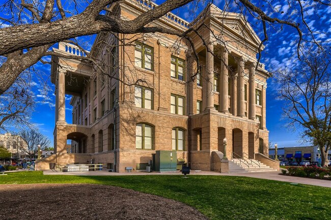 Building Photo - The Green Room. Backstage Downtown Georgetown