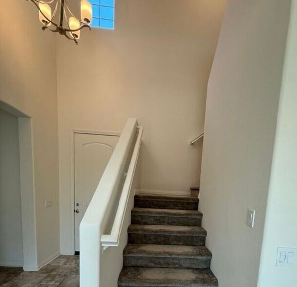 Building Photo - 13329 Racimo Ct