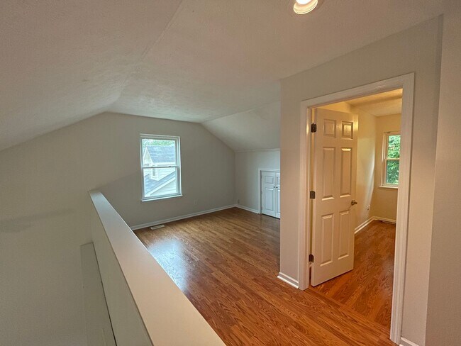 Building Photo - Spacious 3-Bed, 2.5-Bath Home – All Seasons Room, Loft, and Fully Fenced Backyard