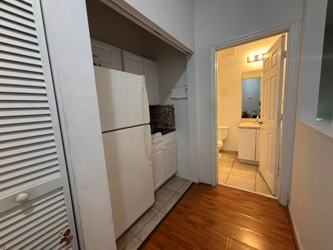 Building Photo - 2941 Crestwood Ter