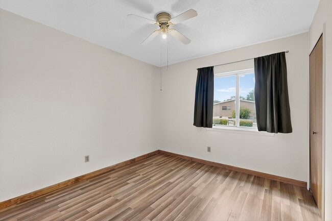 Building Photo - 2702 Avenida Del Sol