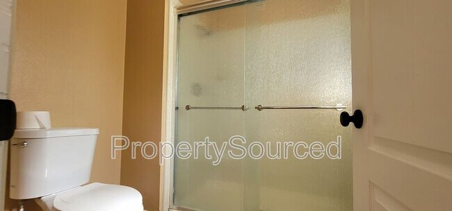Building Photo - 5054 E Eastview Dr
