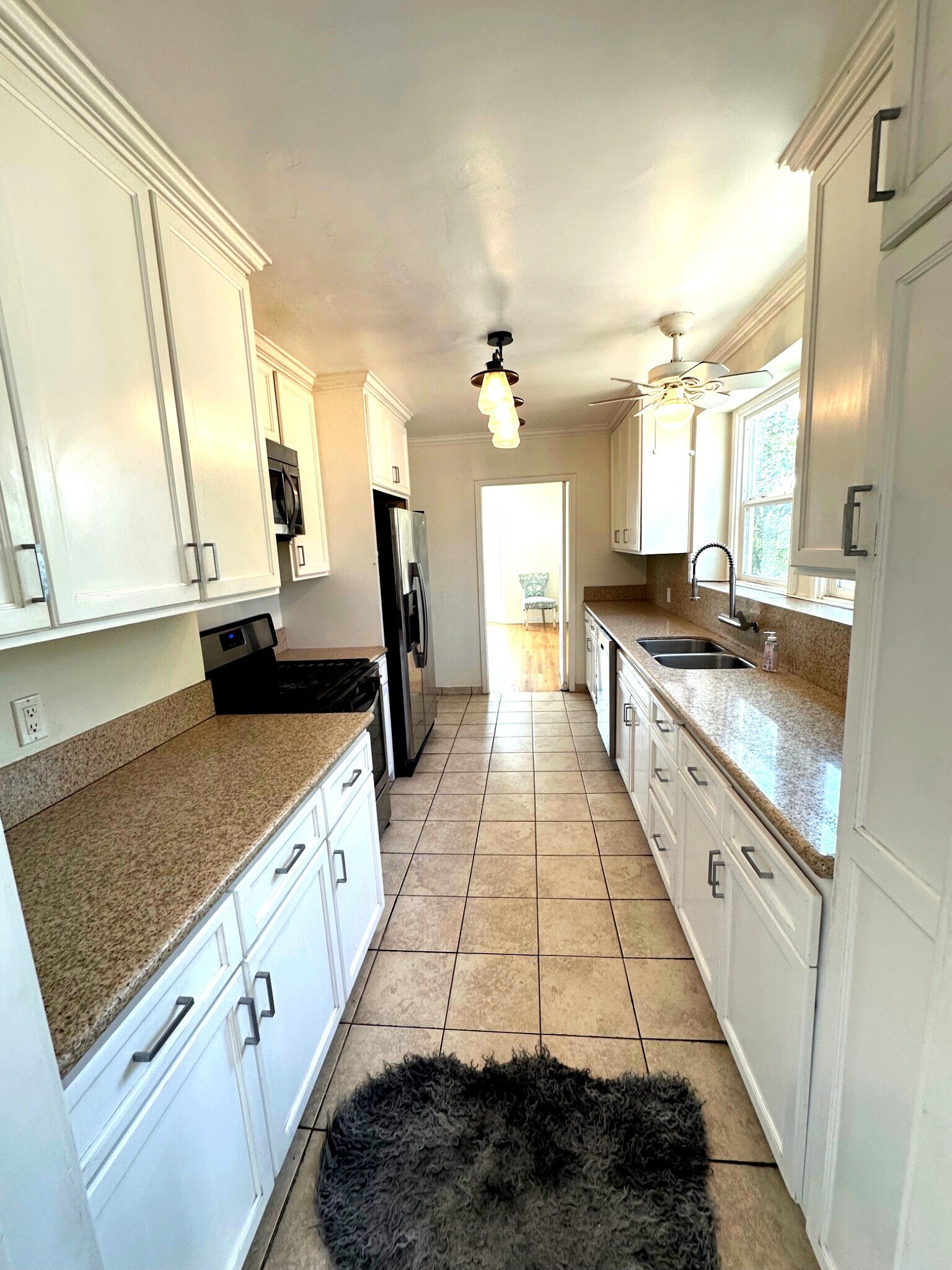 Building Photo - 10847 Balboa Blvd