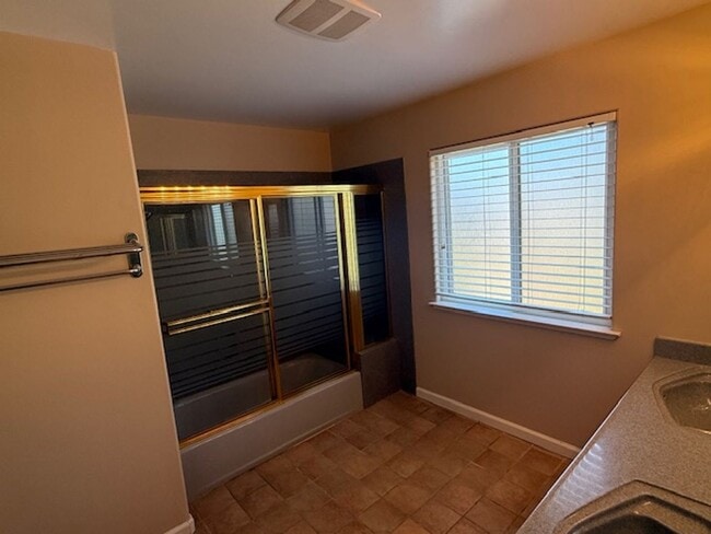 Building Photo - Massive 3-Bedroom El Cerrito Home Minutes ...