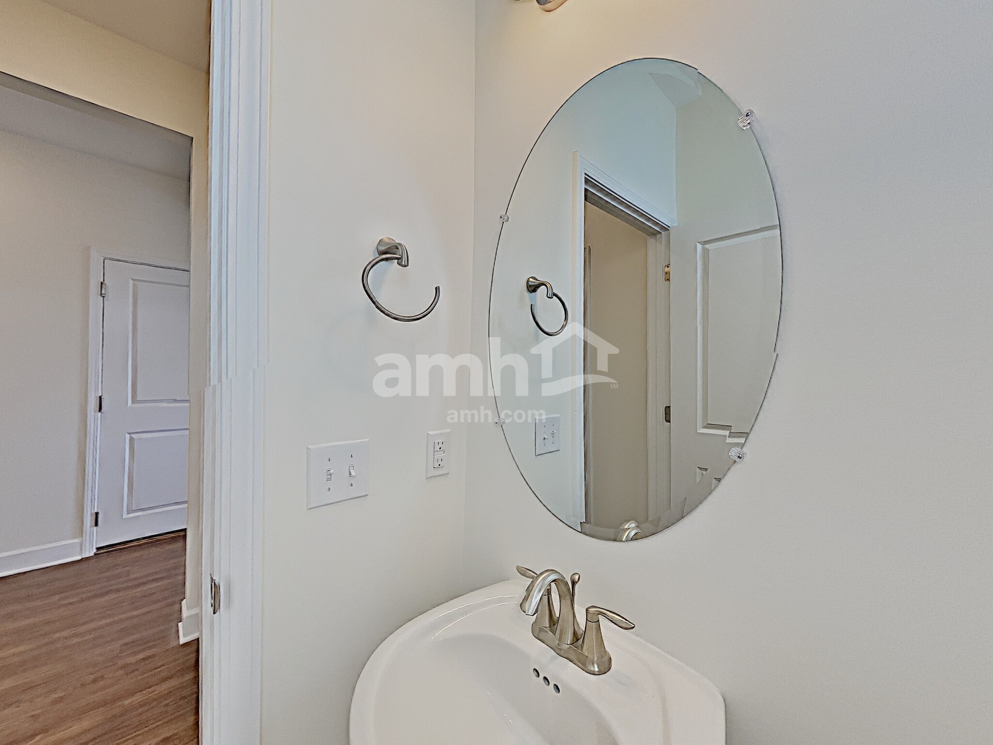 Building Photo - 5404 Lake Water Ct