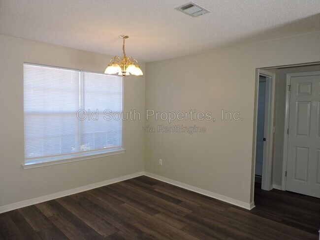 Building Photo - 555 Batten Blvd