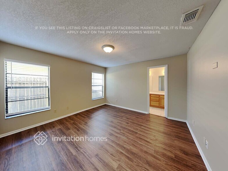 Building Photo - 1043 Burnett St