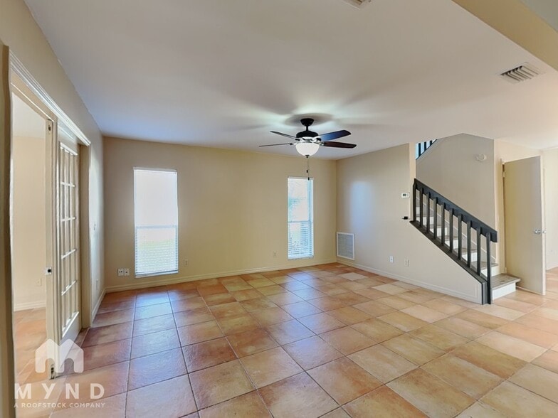 Building Photo - 1938 Blue Fox Ct