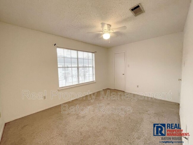 Building Photo - Condo: Jefferson Hills