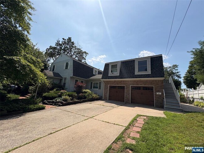 Primary Photo - 100 3rd St